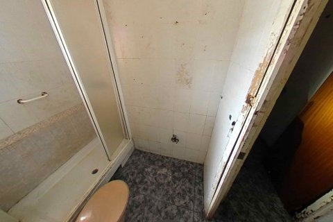 Apartamento en venta en Sant Boi de Llobregat, Barcelona, España 3 dormitorios, 67 m2 No. 191598 - foto 19