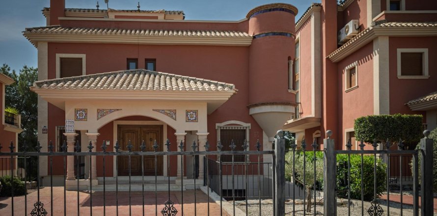 Appartamento a Alicante, Spagna 3 camere da letto, 99 mq. N° 172009