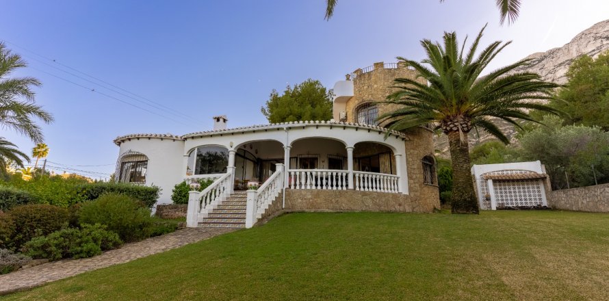 Villa Denia, Alicante, Spain 3 bedrooms, 220 sq.m. No. 115280
