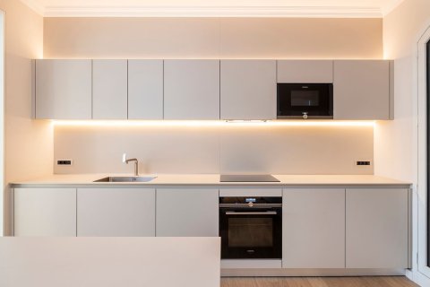 Lägenhet till salu i Barcelona, Spanien 3 sovrum, 183 kvm. Nr. 160773 - foto 11