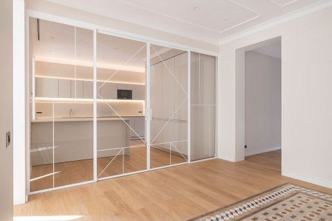 Lägenhet till salu i Barcelona, Spanien 3 sovrum, 183 kvm. Nr. 160773 - foto 14