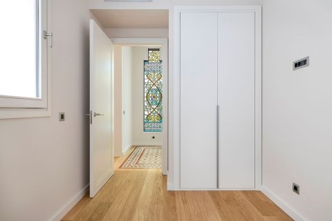 Lägenhet till salu i Barcelona, Spanien 3 sovrum, 183 kvm. Nr. 160773 - foto 8