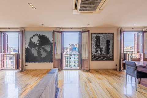 Huoneisto Barcelona, Espanja 3 makuuhuonetta, 221 m2 No. 160772