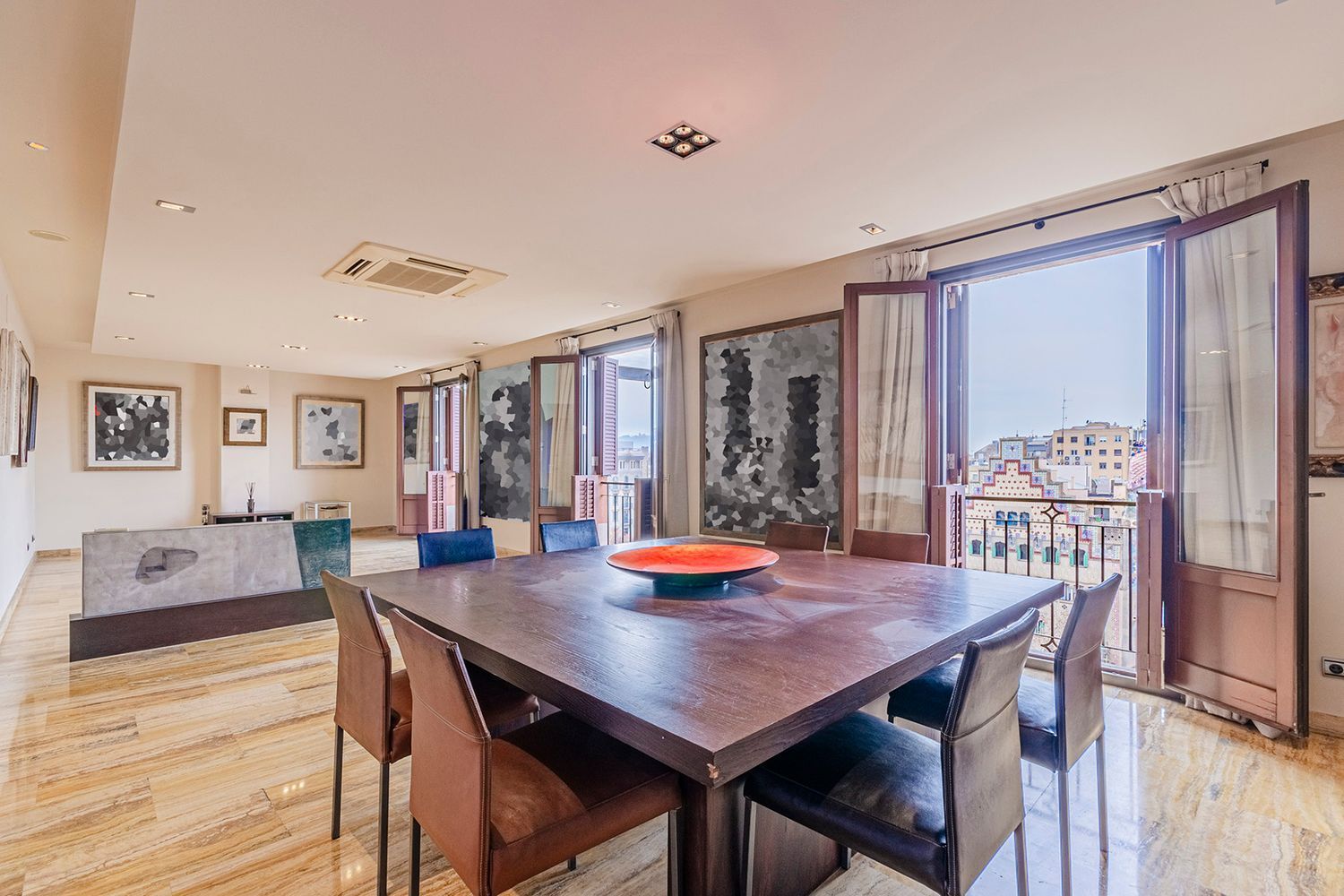 Apartamento en Barcelona, España 3 dormitorios, 221 m2 No. 160772