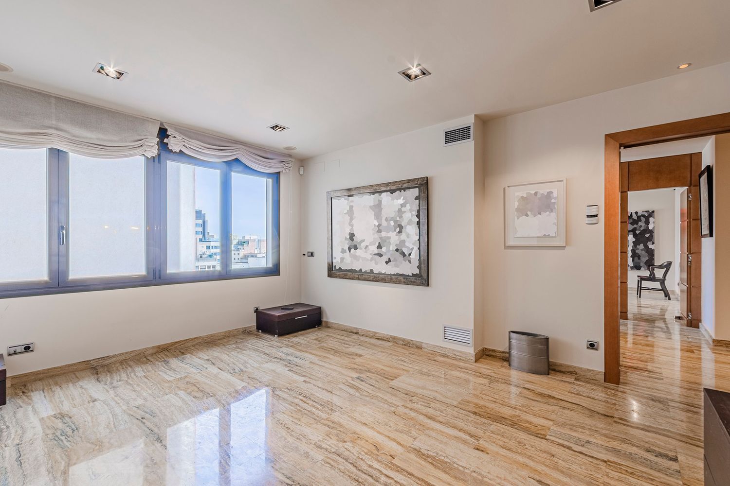 Apartamento en Barcelona, España 3 dormitorios, 221 m2 No. 160772