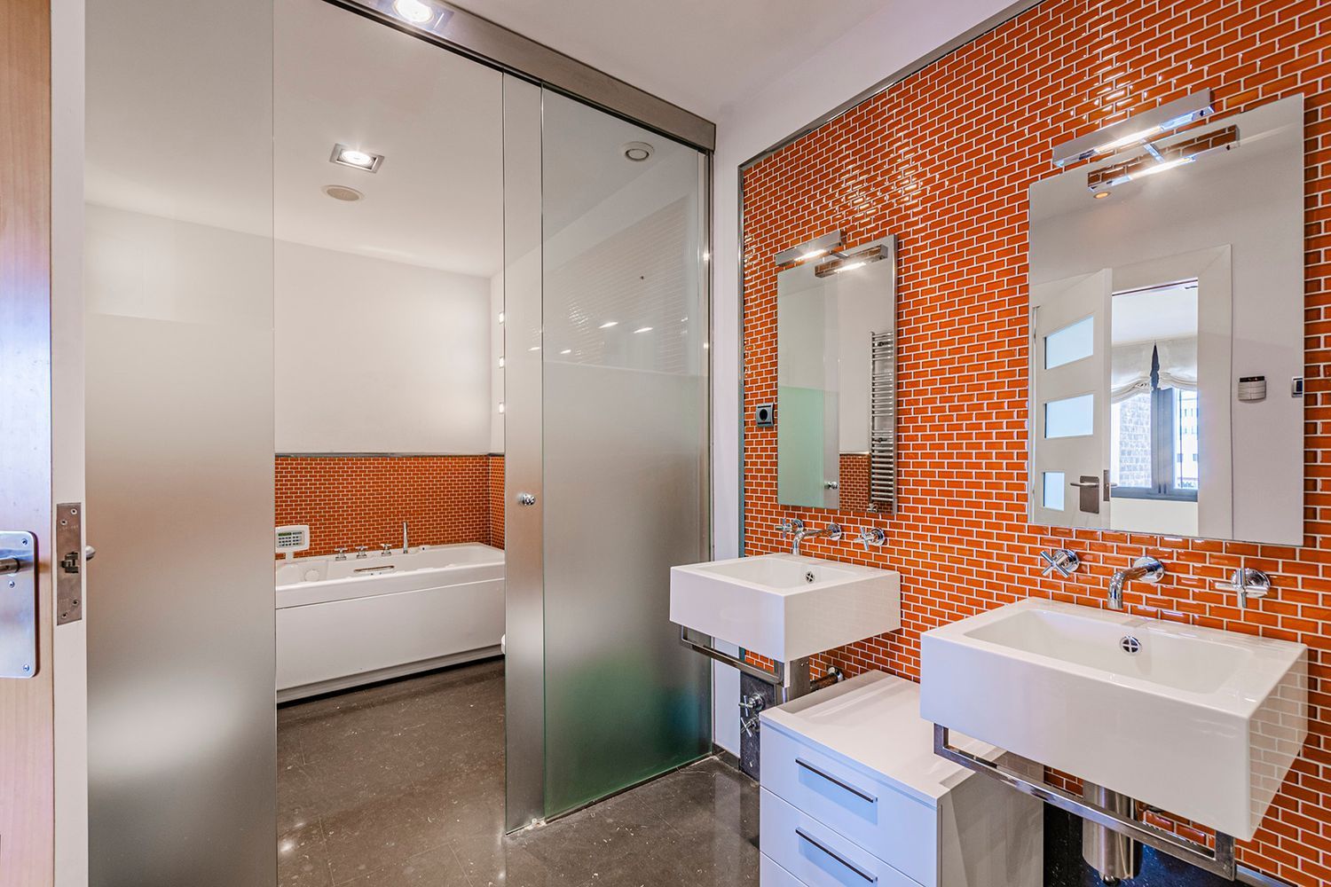 Apartamento en Barcelona, España 3 dormitorios, 221 m2 No. 160772