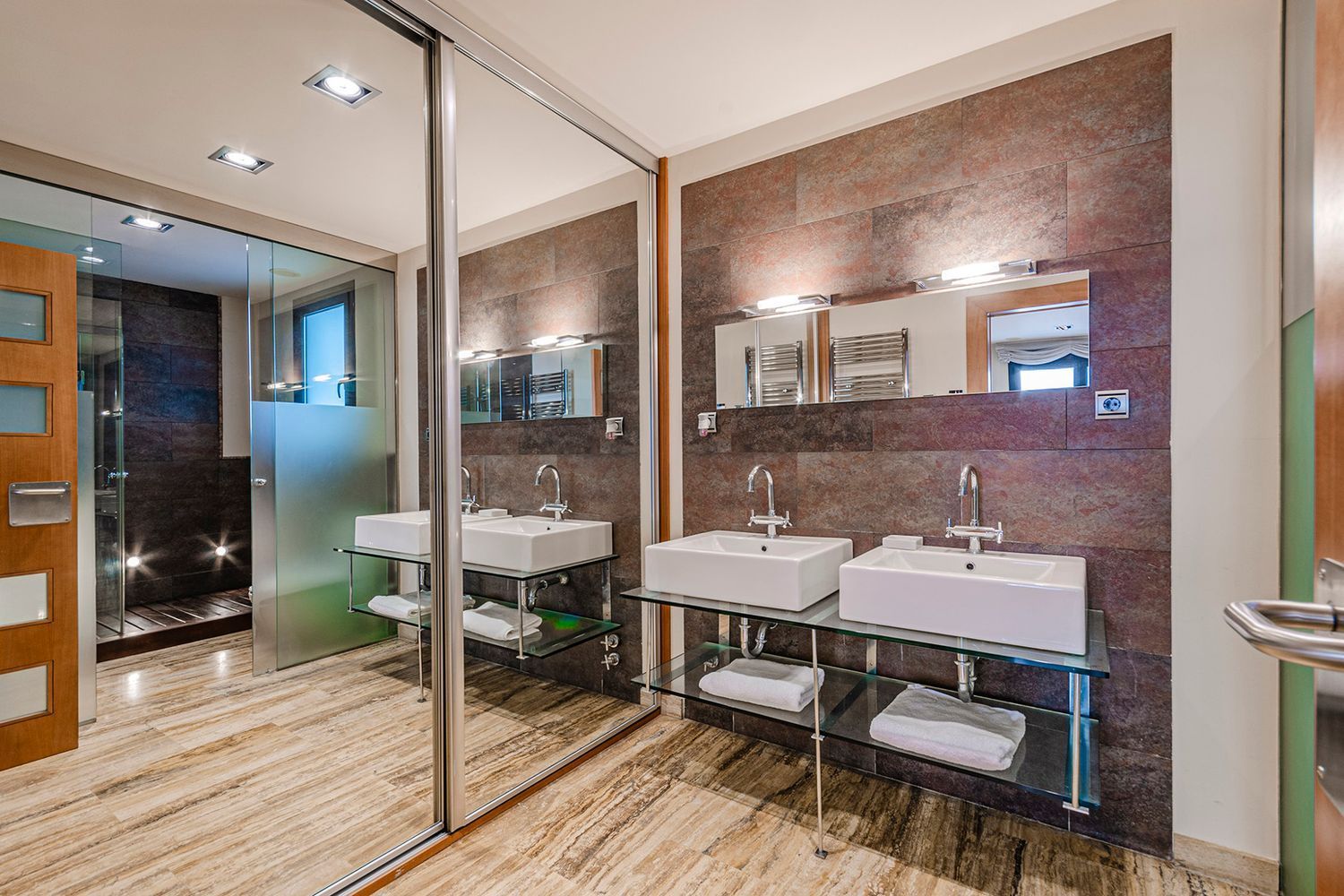 Apartamento en Barcelona, España 3 dormitorios, 221 m2 No. 160772