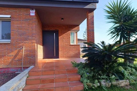 Talo myytävänä Calafell, Tarragona, Espanja, 4 makuuhuonetta, 275 m2 No. 160769 - kuva 7