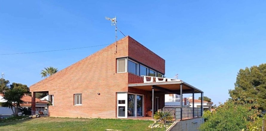 Talo Calafell, Tarragona, Espanja 4 makuuhuonetta, 275 m2 No. 160769