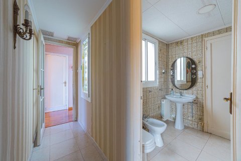 Lägenhet till salu i Barcelona, Spanien 4 sovrum, 130 kvm. Nr. 160771 - foto 7