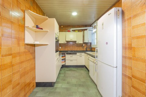 Lägenhet till salu i Barcelona, Spanien 4 sovrum, 130 kvm. Nr. 160771 - foto 4