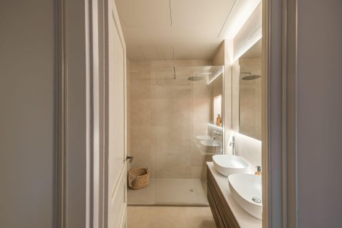 Lägenhet till salu i Barcelona, Spanien 3 sovrum, 124 kvm. Nr. 160770 - foto 23