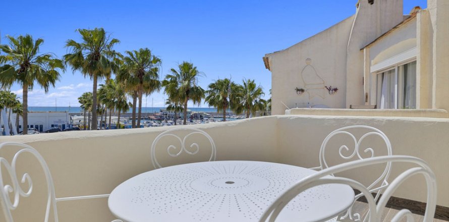 Apartment Benalmadena, Malaga, Spain 2 bedrooms, 86 sq.m. No. 109673