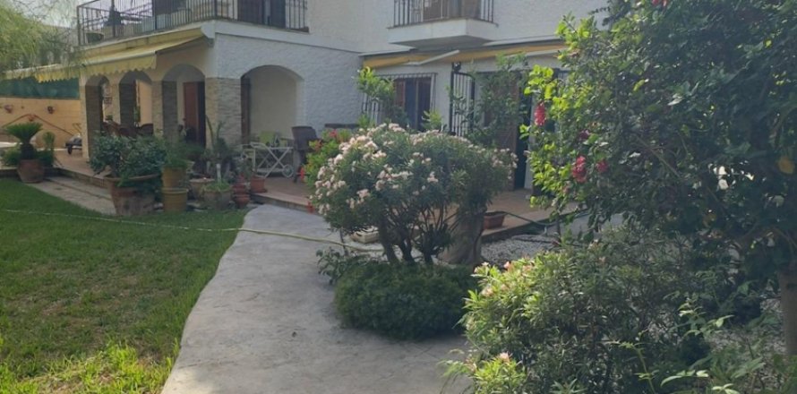 Huvila Punta Prima, Alicante, Espanja 4 makuuhuonetta, 360 m2 No. 179591