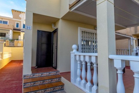 Villa till salu i Alicante, Spanien 3 sovrum, 120 kvm. Nr. 179589 - foto 11
