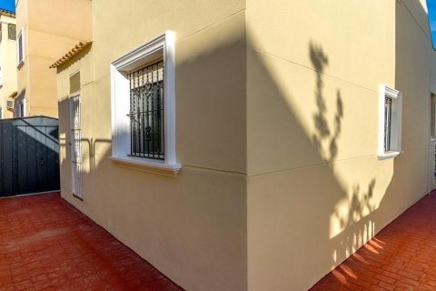 Villa till salu i Alicante, Spanien 3 sovrum, 120 kvm. Nr. 179589 - foto 7