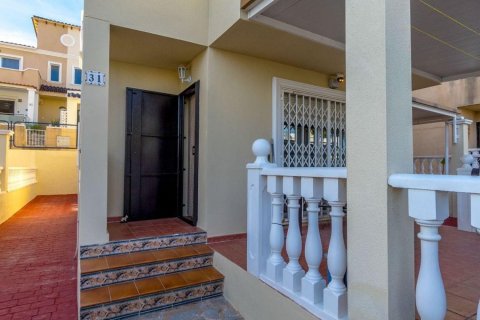 Villa till salu i Alicante, Spanien 3 sovrum, 120 kvm. Nr. 179589 - foto 25