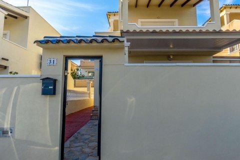 Villa till salu i Alicante, Spanien 3 sovrum, 120 kvm. Nr. 179589 - foto 10
