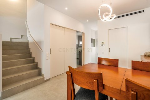 House for sale in Barcelona, Spain 6 bedrooms, 215 sq.m. No. 166979 - photo 21