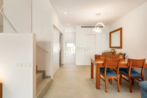 House for sale in Barcelona, Spain 6 bedrooms, 215 sq.m. No. 166979 - photo 20