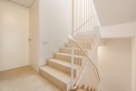 House for sale in Barcelona, Spain 6 bedrooms, 215 sq.m. No. 166979 - photo 23