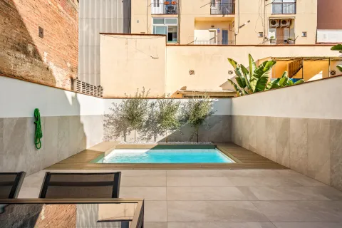 House for sale in Barcelona, Spain 6 bedrooms, 215 sq.m. No. 166979 - photo 7
