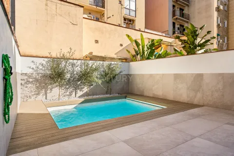 House for sale in Barcelona, Spain 6 bedrooms, 215 sq.m. No. 166979 - photo 2