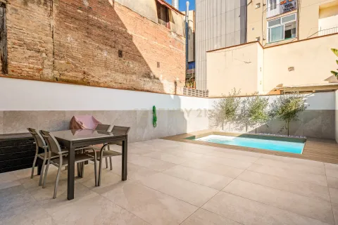 House for sale in Barcelona, Spain 6 bedrooms, 215 sq.m. No. 166979 - photo 6