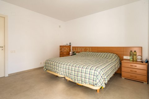 House for sale in Barcelona, Spain 6 bedrooms, 215 sq.m. No. 166979 - photo 30