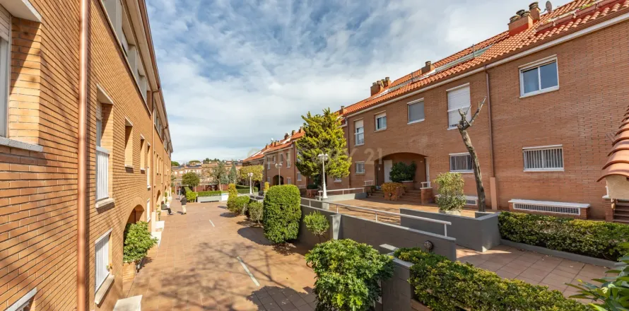 Hus i Molins de Rei, Barcelona, Spanien 5 sovrum, 270 kvm. Nr. 166978