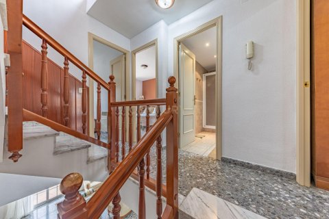 Hus till salu i Molins de Rei, Barcelona, Spanien 5 sovrum, 270 kvm. Nr. 166978 - foto 29