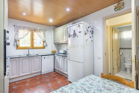 Hus till salu i Molins de Rei, Barcelona, Spanien 5 sovrum, 270 kvm. Nr. 166978 - foto 8