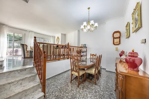 Hus till salu i Molins de Rei, Barcelona, Spanien 5 sovrum, 270 kvm. Nr. 166978 - foto 10