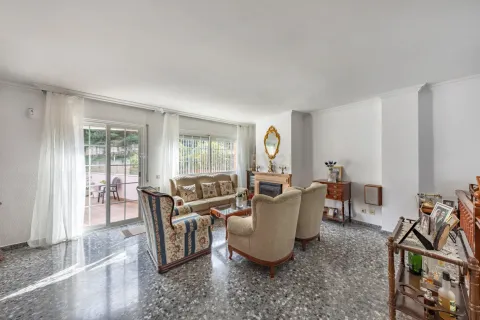 Hus till salu i Molins de Rei, Barcelona, Spanien 5 sovrum, 270 kvm. Nr. 166978 - foto 12