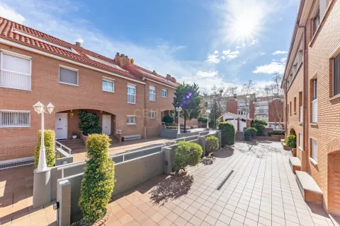 Hus till salu i Molins de Rei, Barcelona, Spanien 5 sovrum, 270 kvm. Nr. 166978 - foto 3