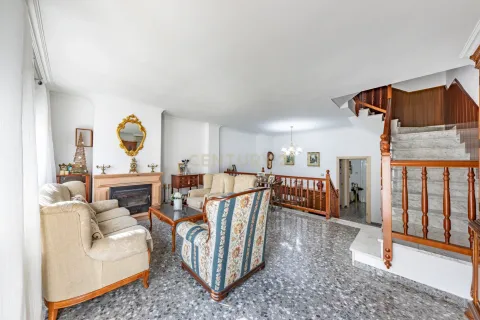 Hus till salu i Molins de Rei, Barcelona, Spanien 5 sovrum, 270 kvm. Nr. 166978 - foto 13