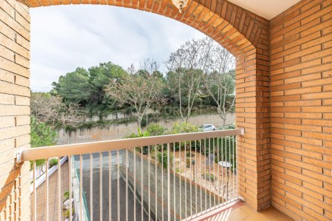 Hus till salu i Molins de Rei, Barcelona, Spanien 5 sovrum, 270 kvm. Nr. 166978 - foto 23
