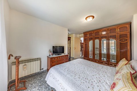 Hus till salu i Molins de Rei, Barcelona, Spanien 5 sovrum, 270 kvm. Nr. 166978 - foto 25