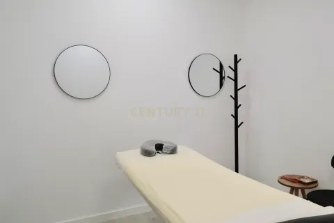 Retail store for sale in Barcelona, Spain 4 bedrooms, 120 sq.m. No. 166977 - photo 12