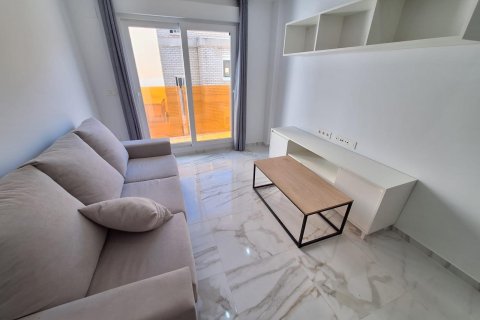 Apartment à louer à Torrevieja, Alicante, Espagne, 85 m2 No. 149401 - photo 3