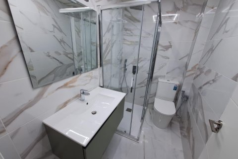 Apartment à louer à Torrevieja, Alicante, Espagne, 85 m2 No. 149401 - photo 12