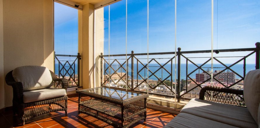 Apartment in Torrevieja, Alicante, Spain 3 bedrooms, 103 sq.m. No. 149400