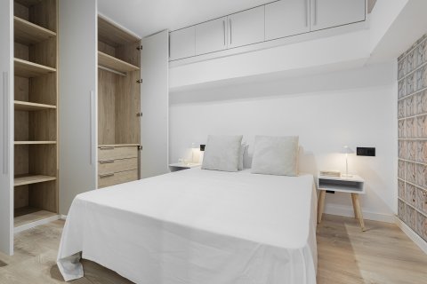 Apartment for sale in Barcelona, Spain 1 bedroom, 43 sq.m. No. 149405 - photo 13