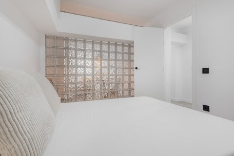 Apartment for sale in Barcelona, Spain 1 bedroom, 43 sq.m. No. 149405 - photo 18