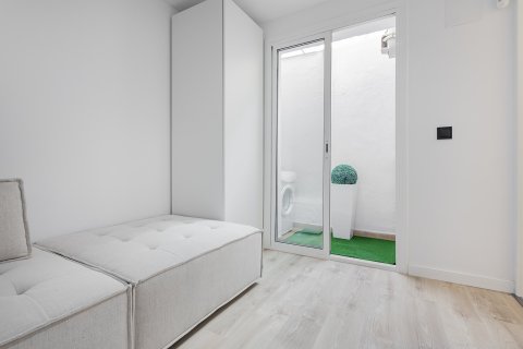 Apartment for sale in Barcelona, Spain 1 bedroom, 43 sq.m. No. 149405 - photo 6