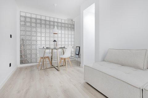 Apartment for sale in Barcelona, Spain 1 bedroom, 43 sq.m. No. 149405 - photo 5