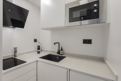 Apartment for sale in Barcelona, Spain 1 bedroom, 43 sq.m. No. 149405 - photo 8