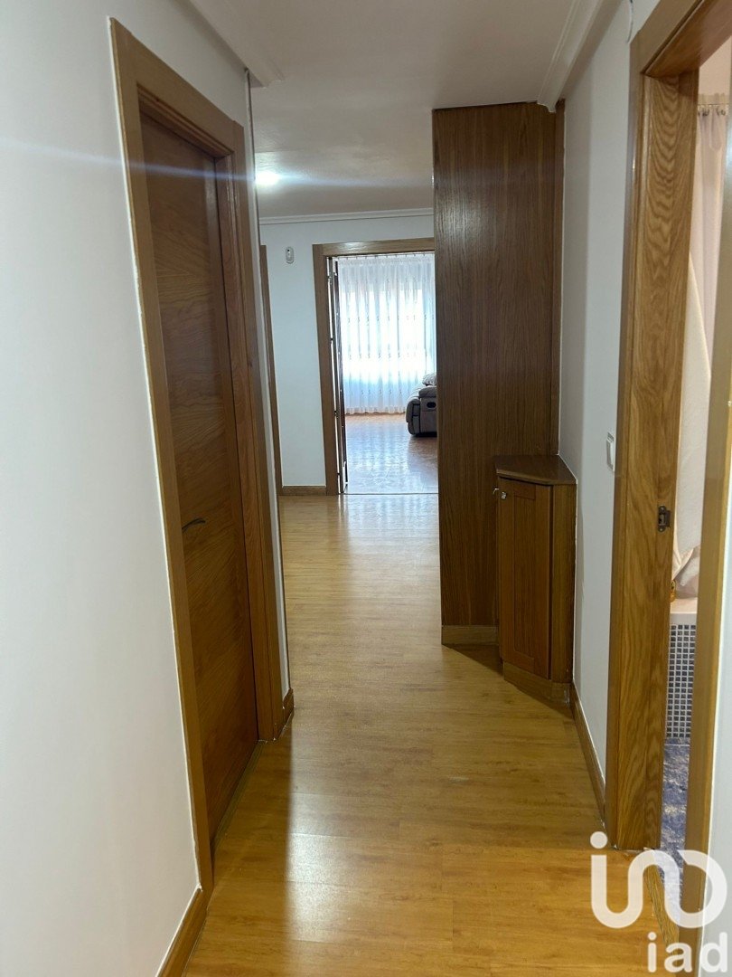 Apartment in La Baneza, Leon, Spain 4 bedrooms, 168 sq.m. No. 186091