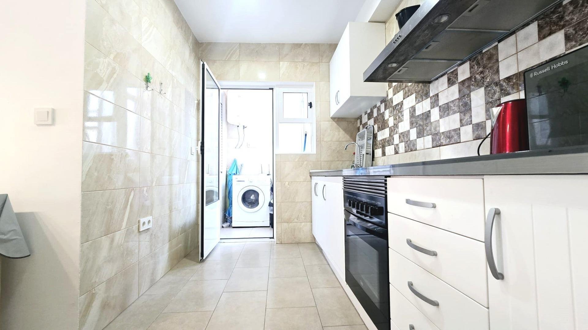 Apartamento en Torrevieja, Alicante, España 3 dormitorios, 74 m2 No. 184207