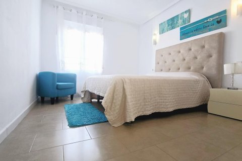 Apartamento en venta en Torrevieja, Alicante, España 3 dormitorios, 74 m2 No. 184207 - foto 14